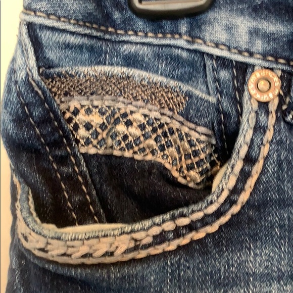 Maurices Medium Sandblasted Wash Denim Jeans - Picture 5 of 9